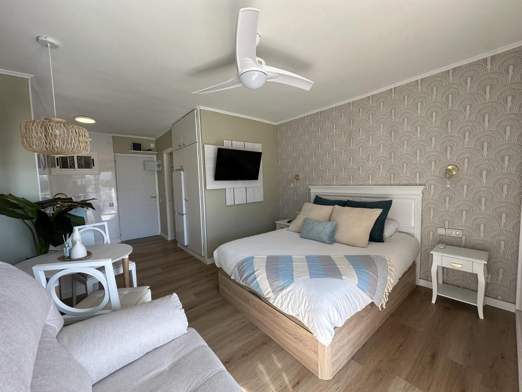 Estudio Agata Con Piscina A 800M De La Playa เบนัลมาเดนา ภายนอก รูปภาพ
